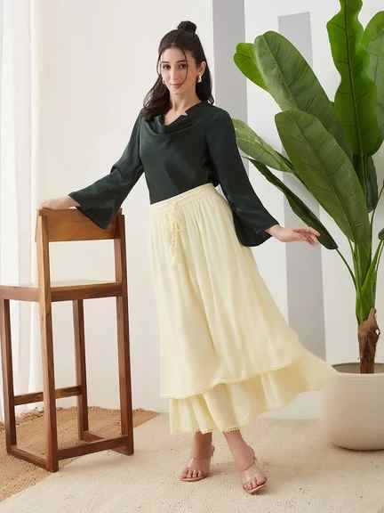Latin Quarters | Latin Quarters Women'S Yellow Solid Straight Skirt