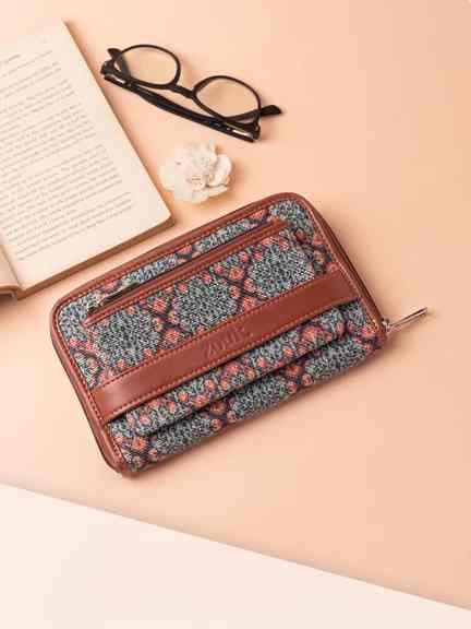 ZOUK | Kolkata Nouveau Classic Zipper Wallet (CFC)