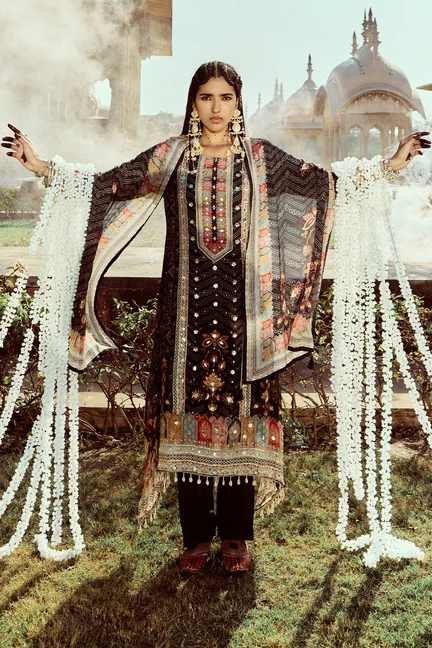 SABHYATA | Black Embellished Kurta 3 Pcs Set