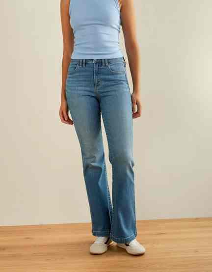 American Eagle | AE Super High-Waisted Flare Jean