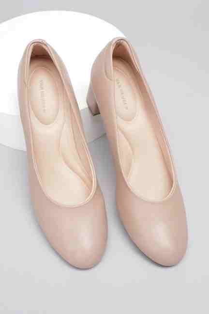 VAN HEUSEN | Women Peach Heels