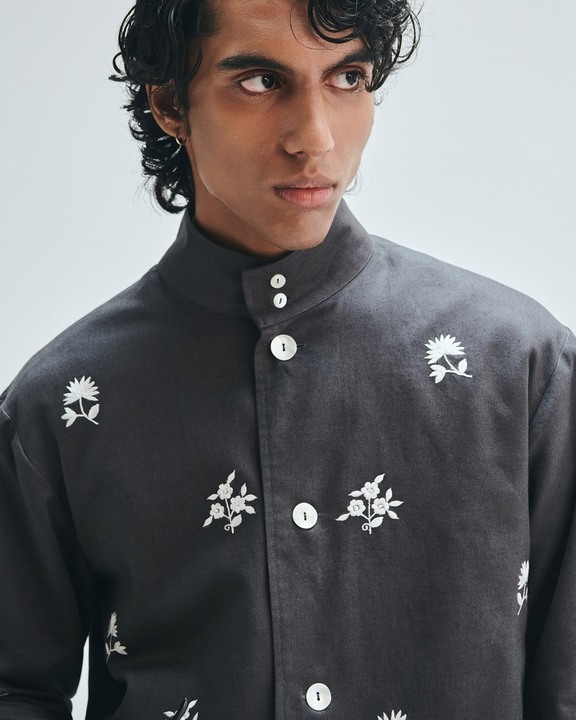 Pebble Co-linen Embroidered Men’s Stand Collar Jacket