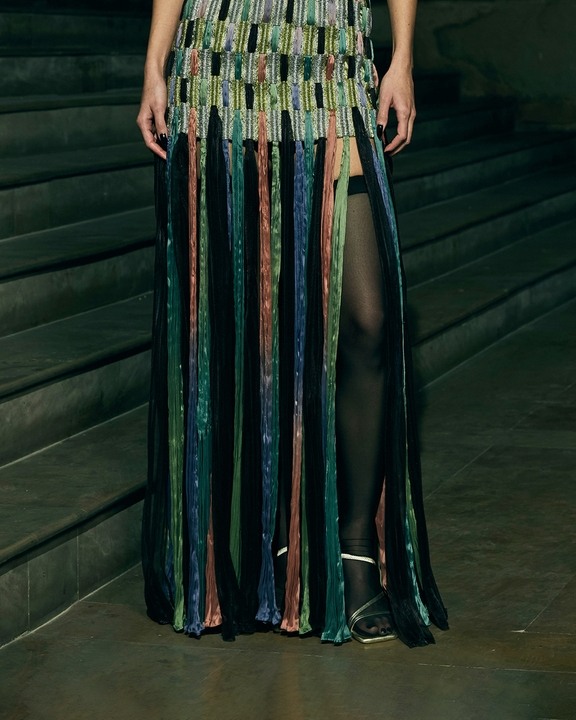 Dimensional Column Skirt