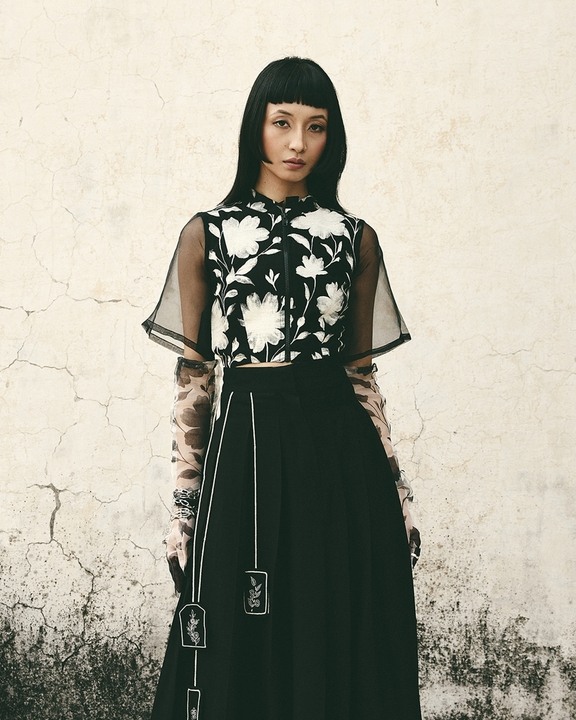 Black Bloom Crop Top