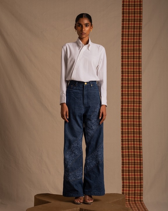 Running Shuttle Embroidered Bottoms