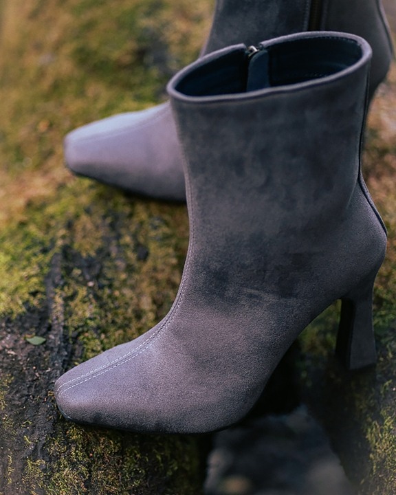 Moonshadow Boots