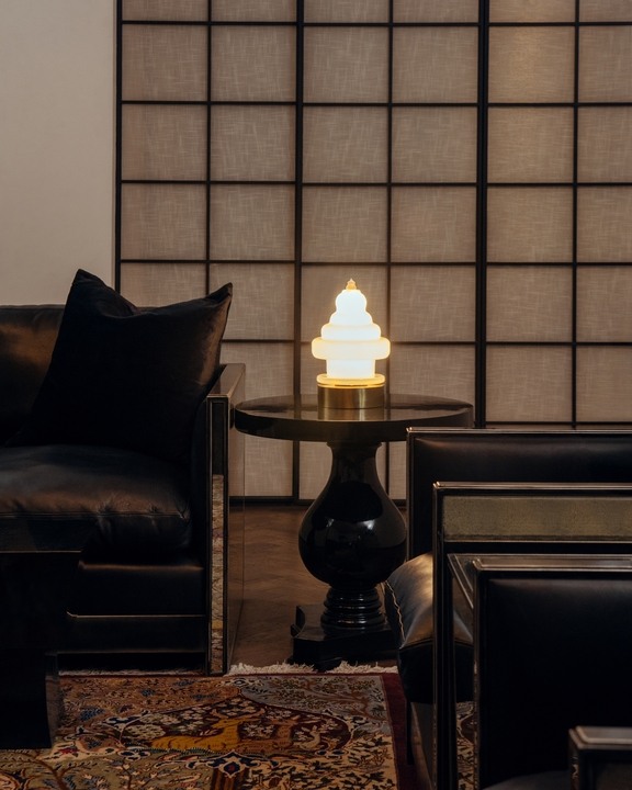 Deep Table Lamp