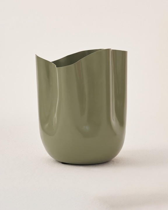 Fluted Bloom Planter