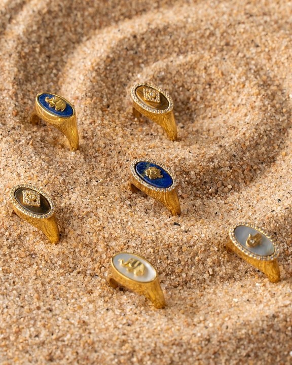 Clover Leaf Lapis Lazuli Studded Signet