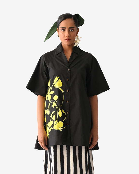 Mono Black Cuban Collar Appliqué Top