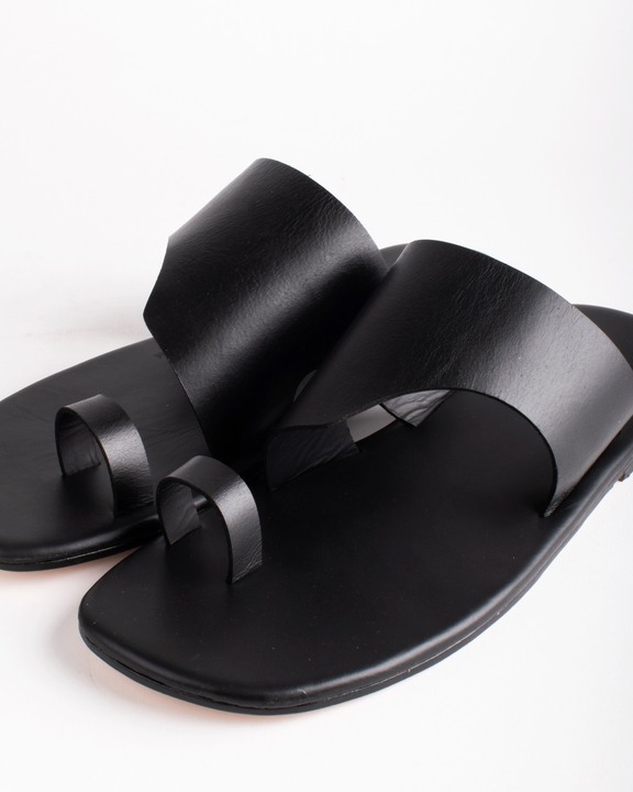 Monochrome Open Toe Chappals