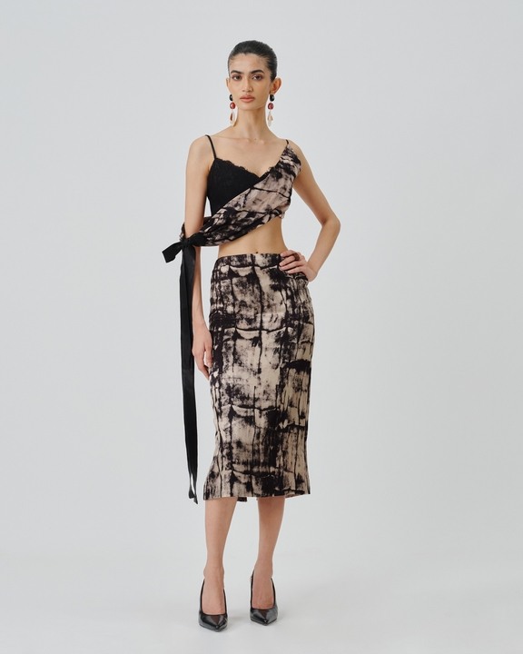 Monolith Crop Top