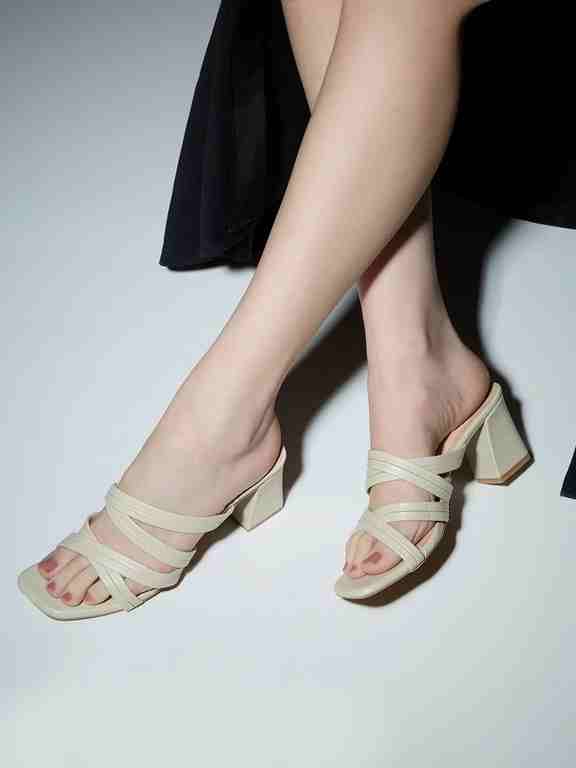 Womens Cream Party Wear Solid Square Toe Block Heel Sandals