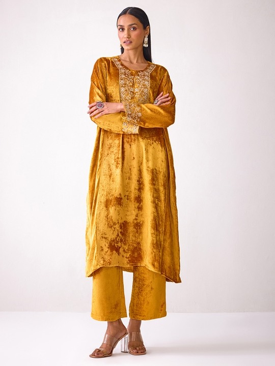 Masakkali Mustard Velvet Kurta