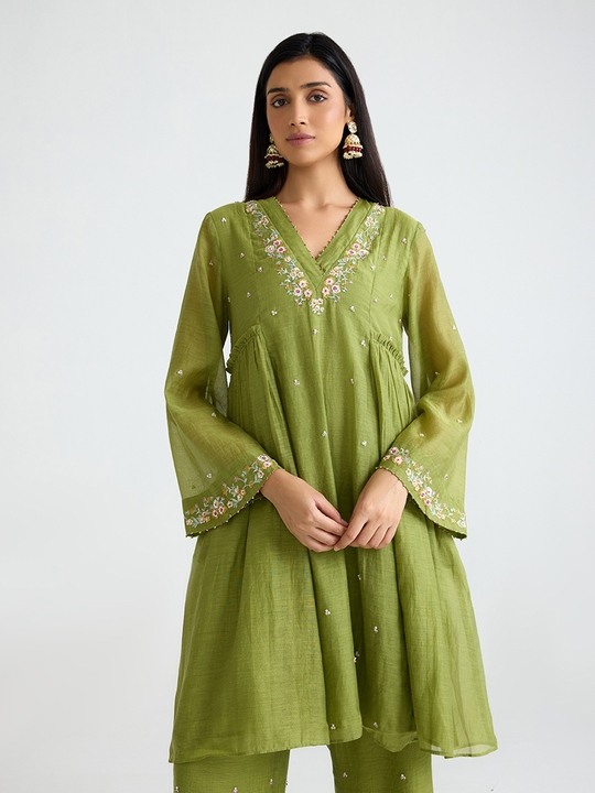Gulabo Green Embroidered Kurta
