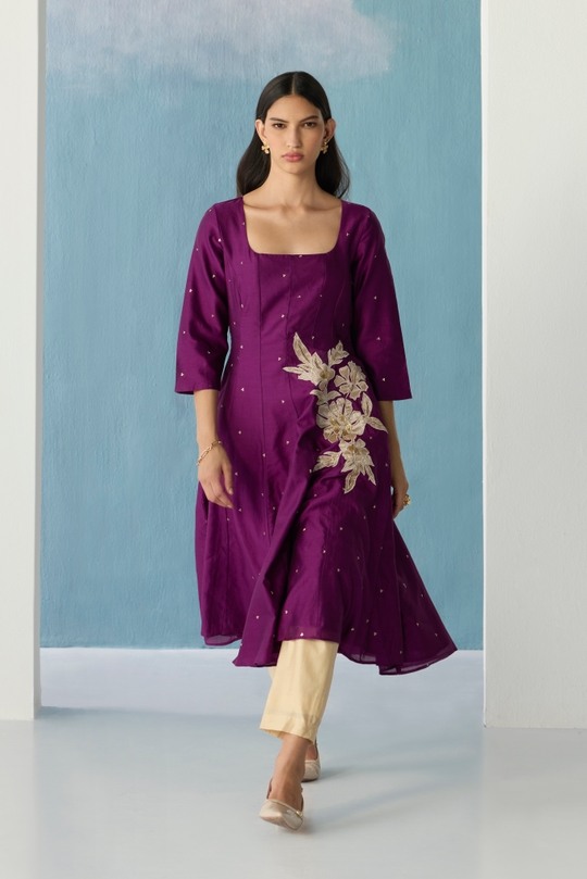 Plum Halo kurta