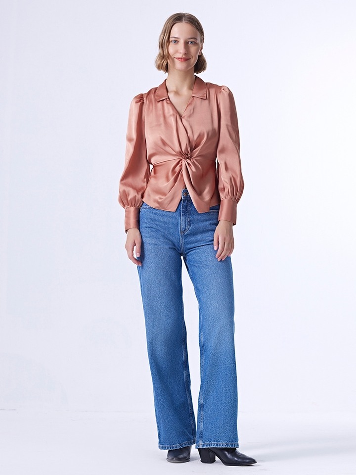 Satin Front twisted Top
