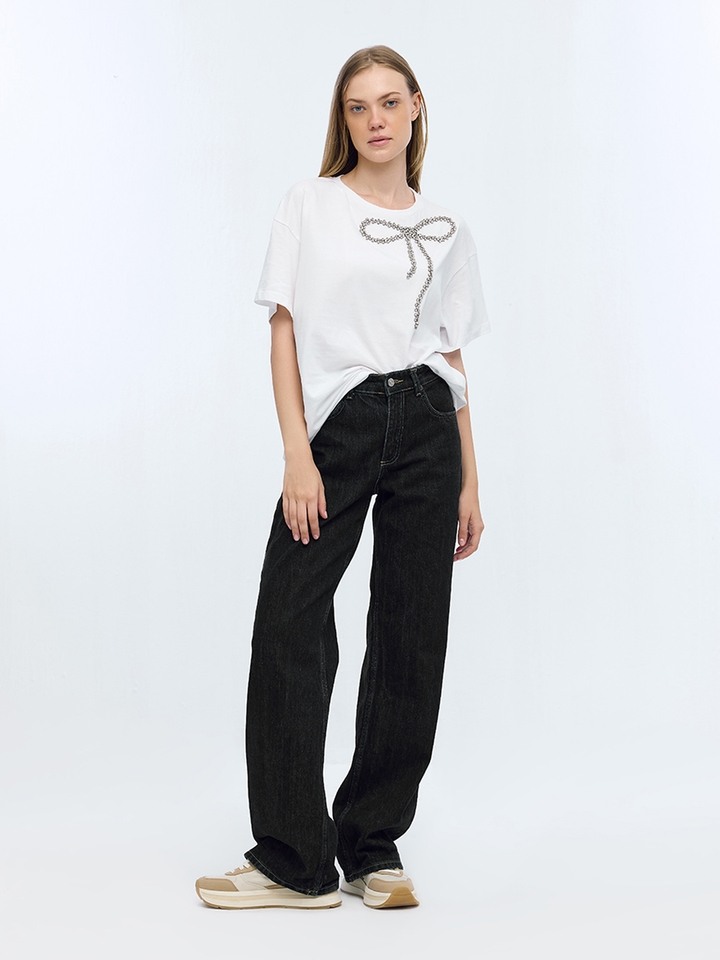 White Boxy Tshirt With Diamante