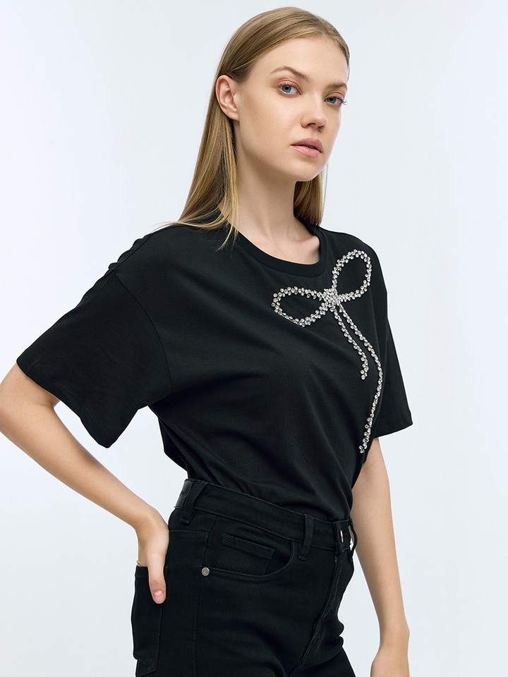 Black Boxy Tshirt With Diamonte