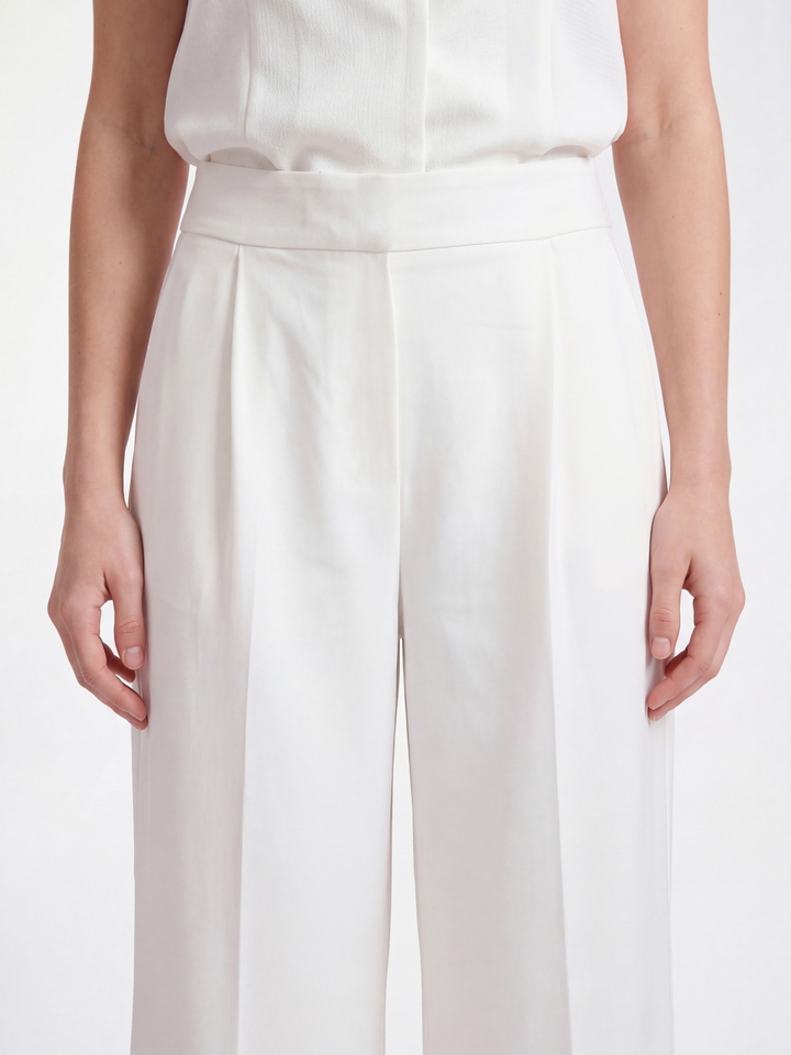 Hana White Trouser