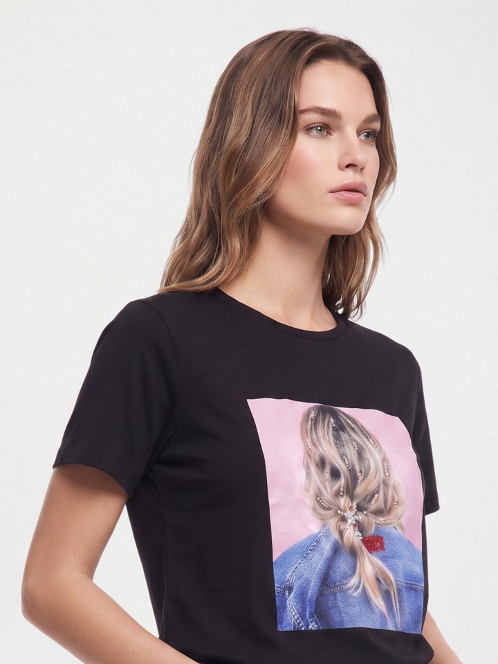 Cleon Black Graphic Tshirt