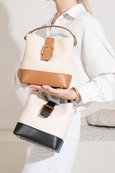 Favori Sylvia - Leather Bucket Bag in Ivory & Tan