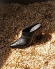 Domino Boots