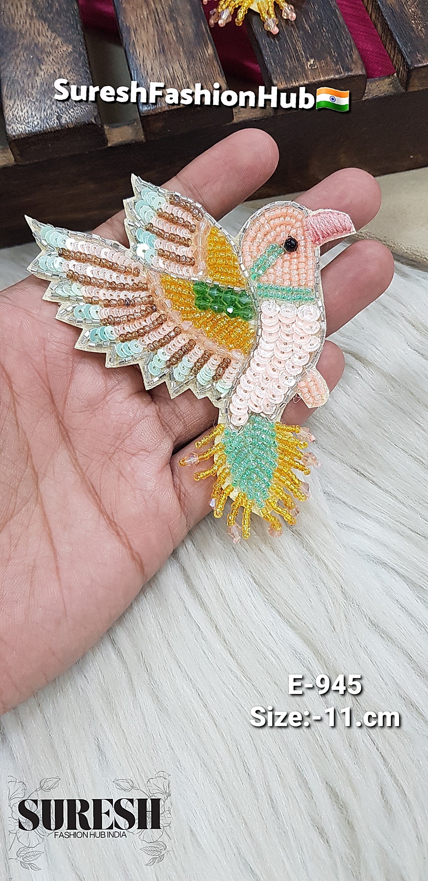 ピーチ様 Right Facing Peach Multicolor Bird Patch – E-945 | Suresh Fashion