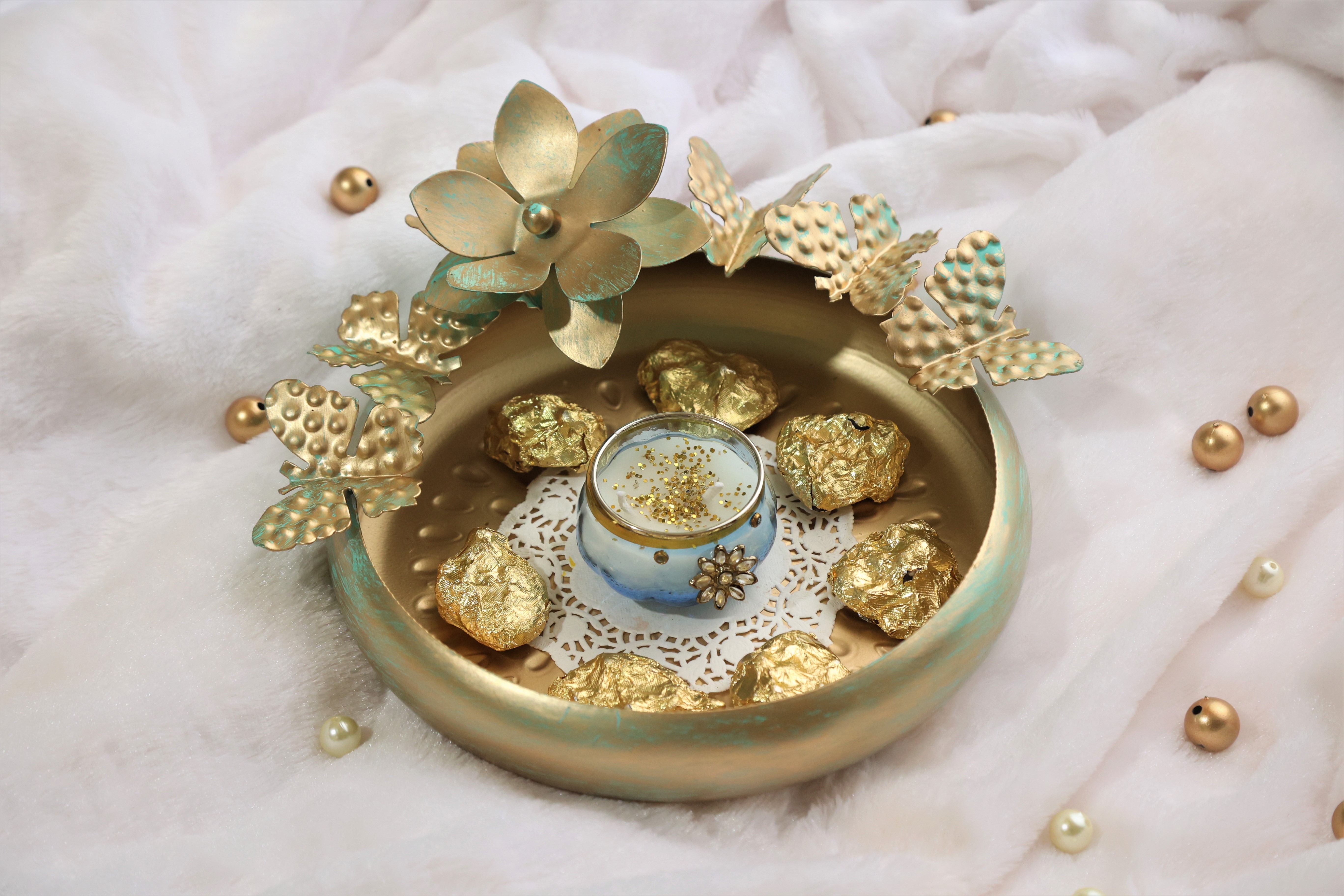 Blue Gold round Butterfly Platter (S) with Diya