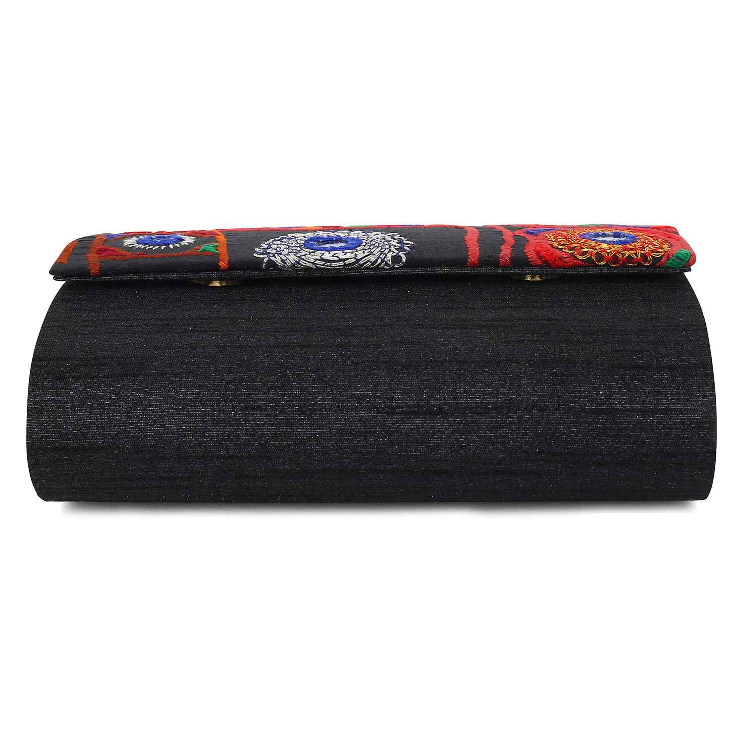 Banjaaran clutch bag