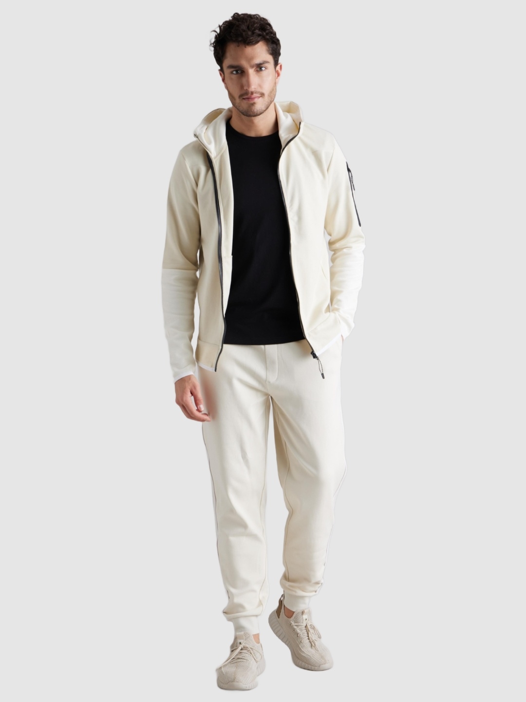Celio Mens Off-White Solid Sweatshirt