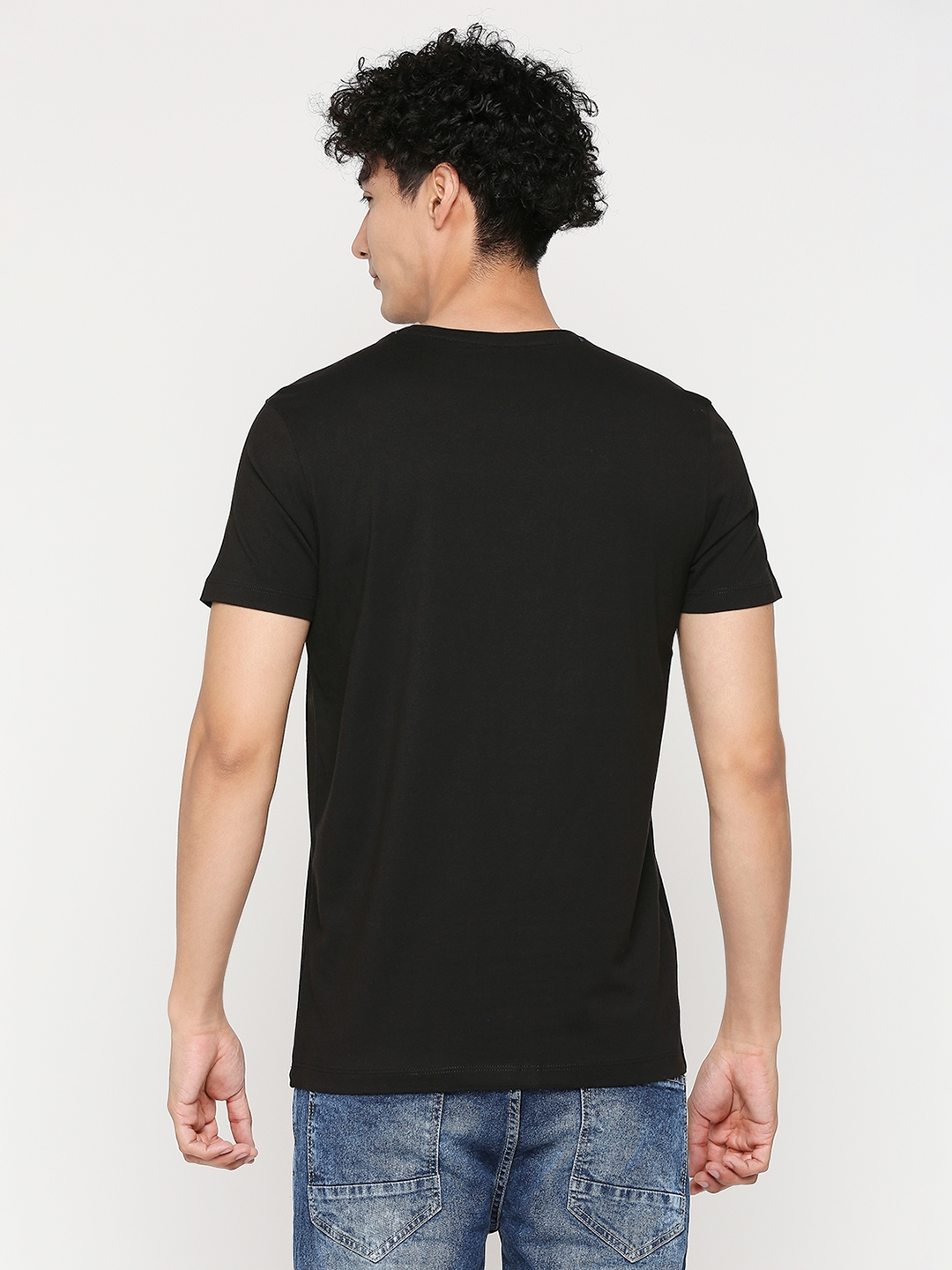 Underjeans by Spykar Men Black Cotton Half Sleeve Printed Tshirt