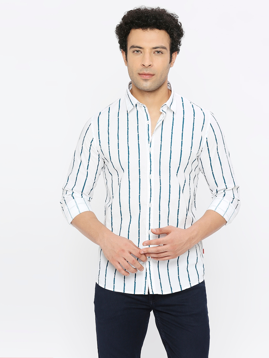 spykar | Spykar Men White Cotton Slim Fit Full Sleeve Striped Shirt