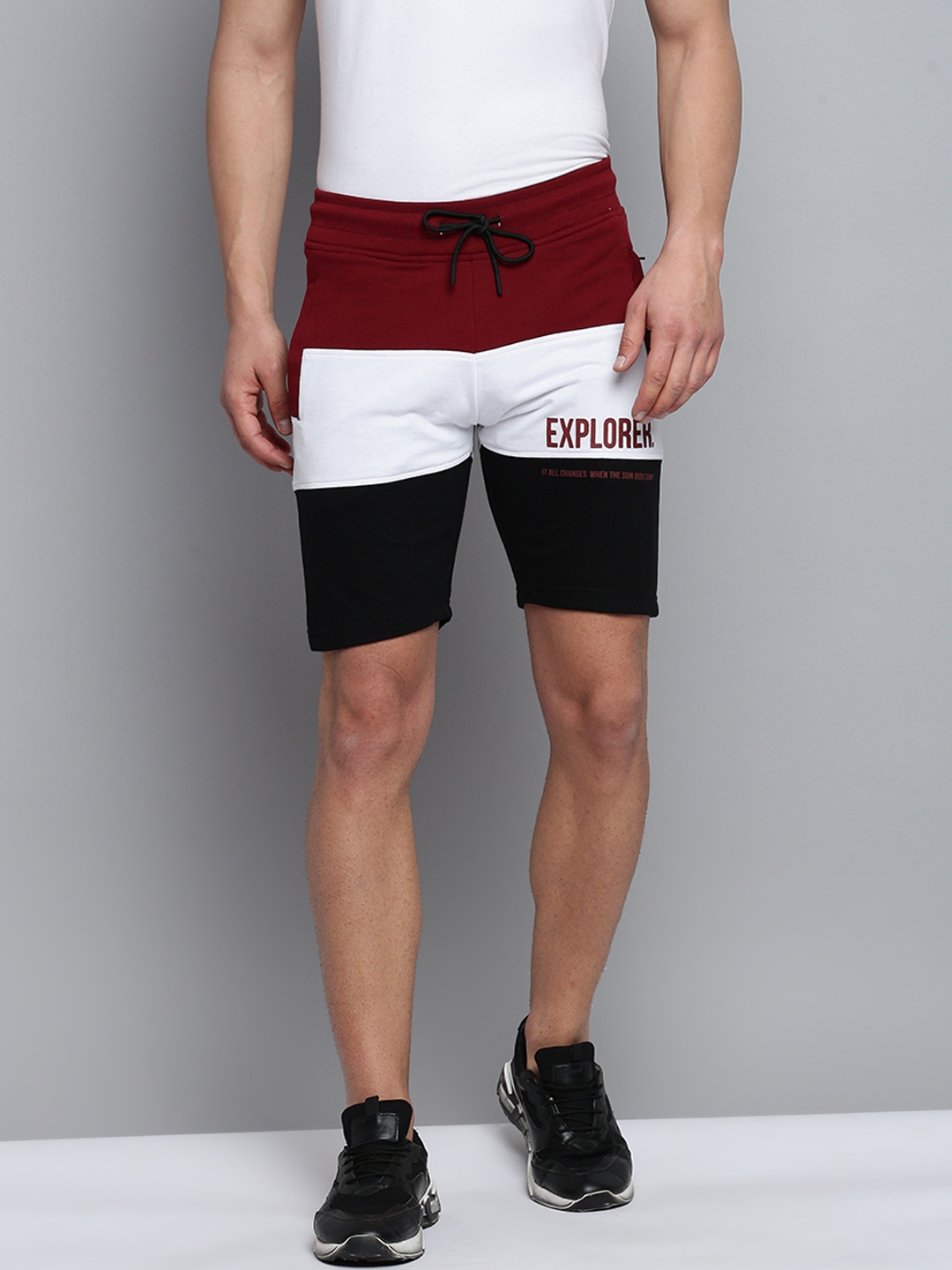 SHOWOFF Men's Knee Length Colourblocked Maroon Mid-Rise Regular Shorts