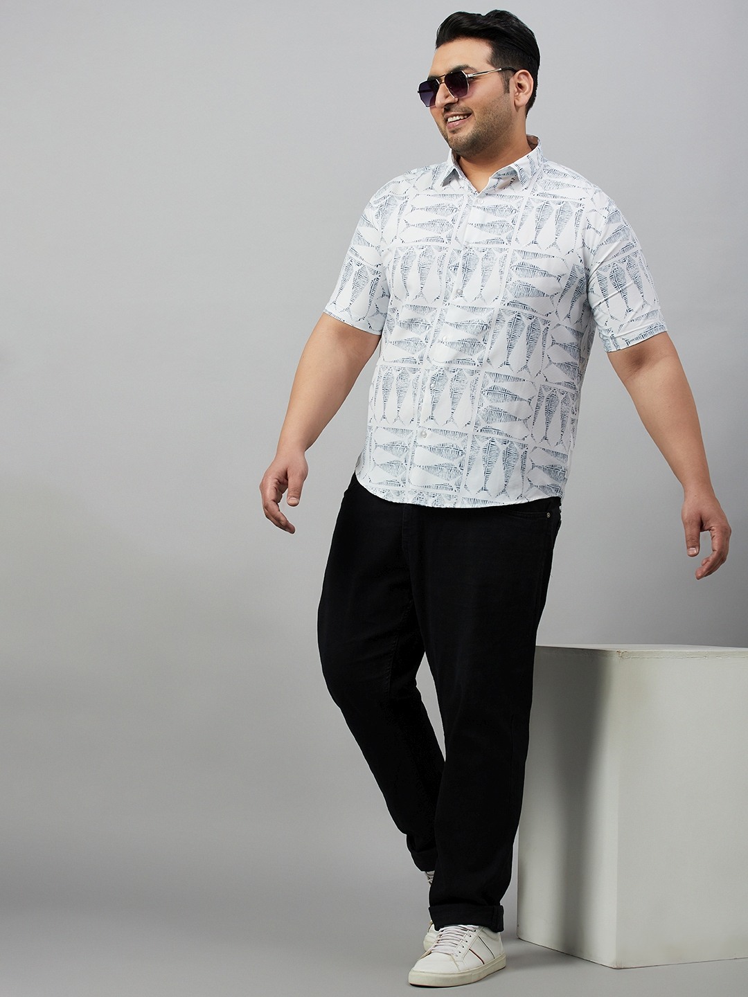 SHOWOFF Plus Men's Printed White Premium Shirt