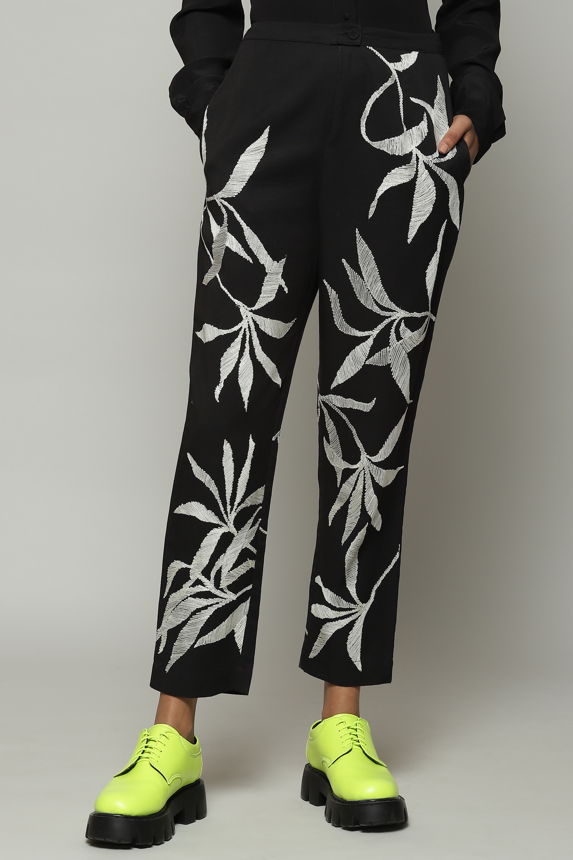 ABRAHAM AND THAKORE | Leaf Crewel Embroidered Tencel X Flax Pant Black