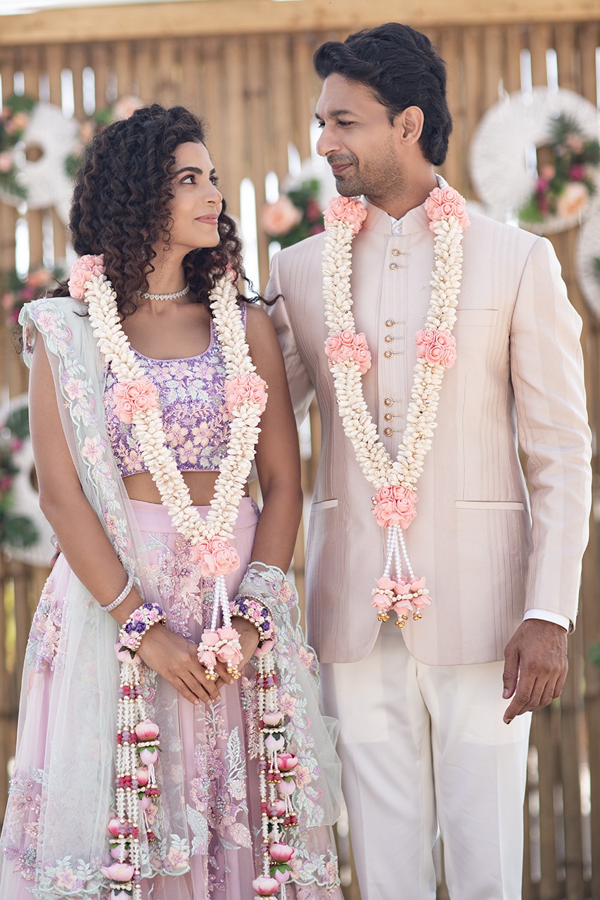 Tagar garland with rose (2 Pcs)