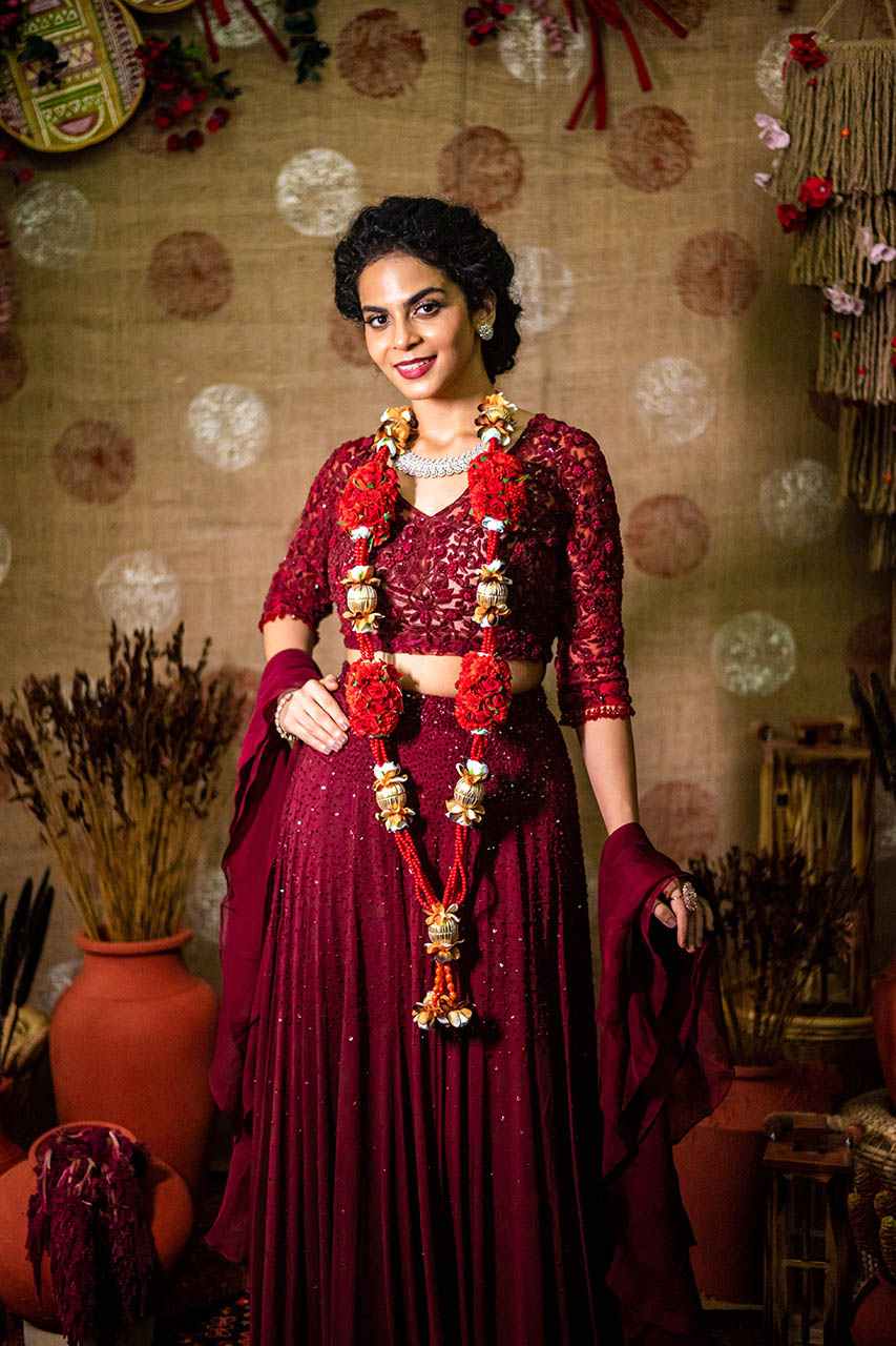 Floral garland with gold beads (2 Pcs)
