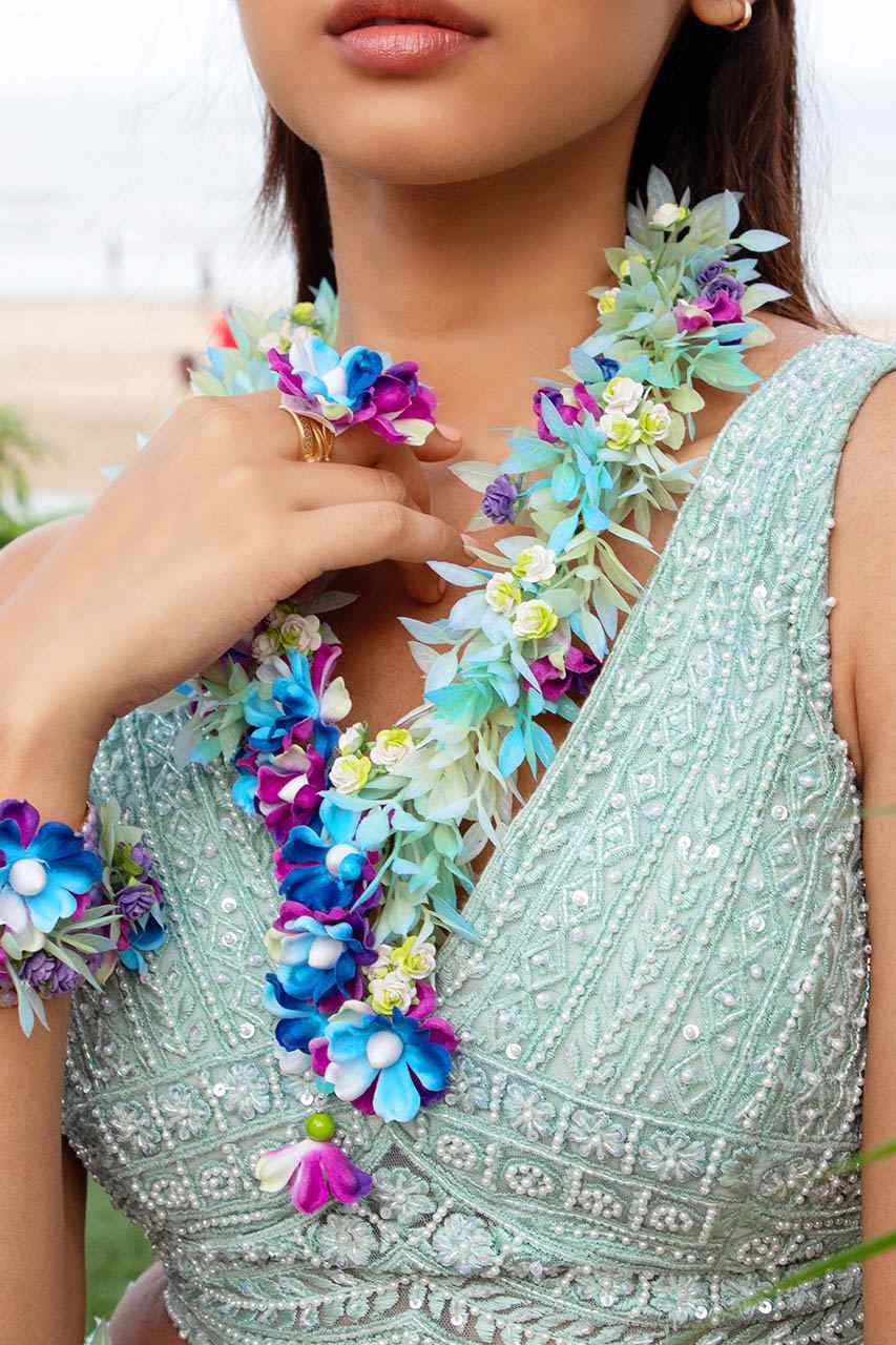 Blue purple shaded Floral necklace