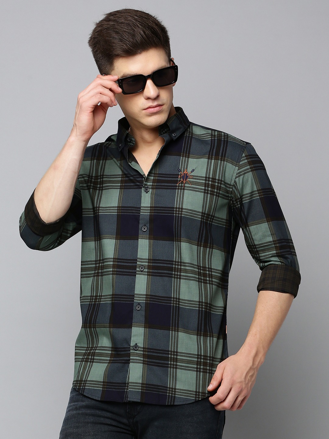 SHOWOFF Men's Spread Collar Checked Navy Blue Regular Fit Shirt