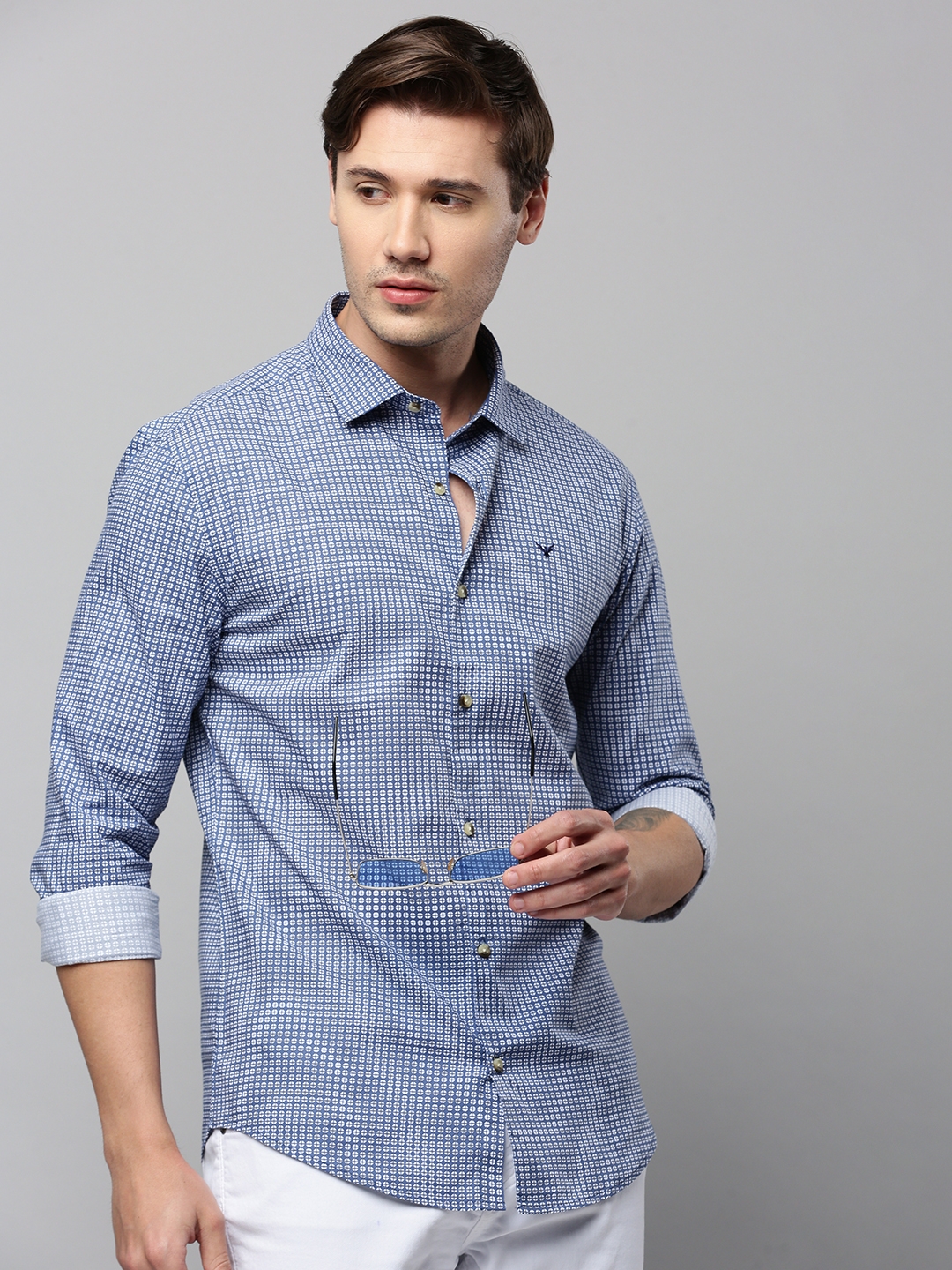 SHOWOFF Men's Spread Collar Long Sleeves Printed Blue Shirt