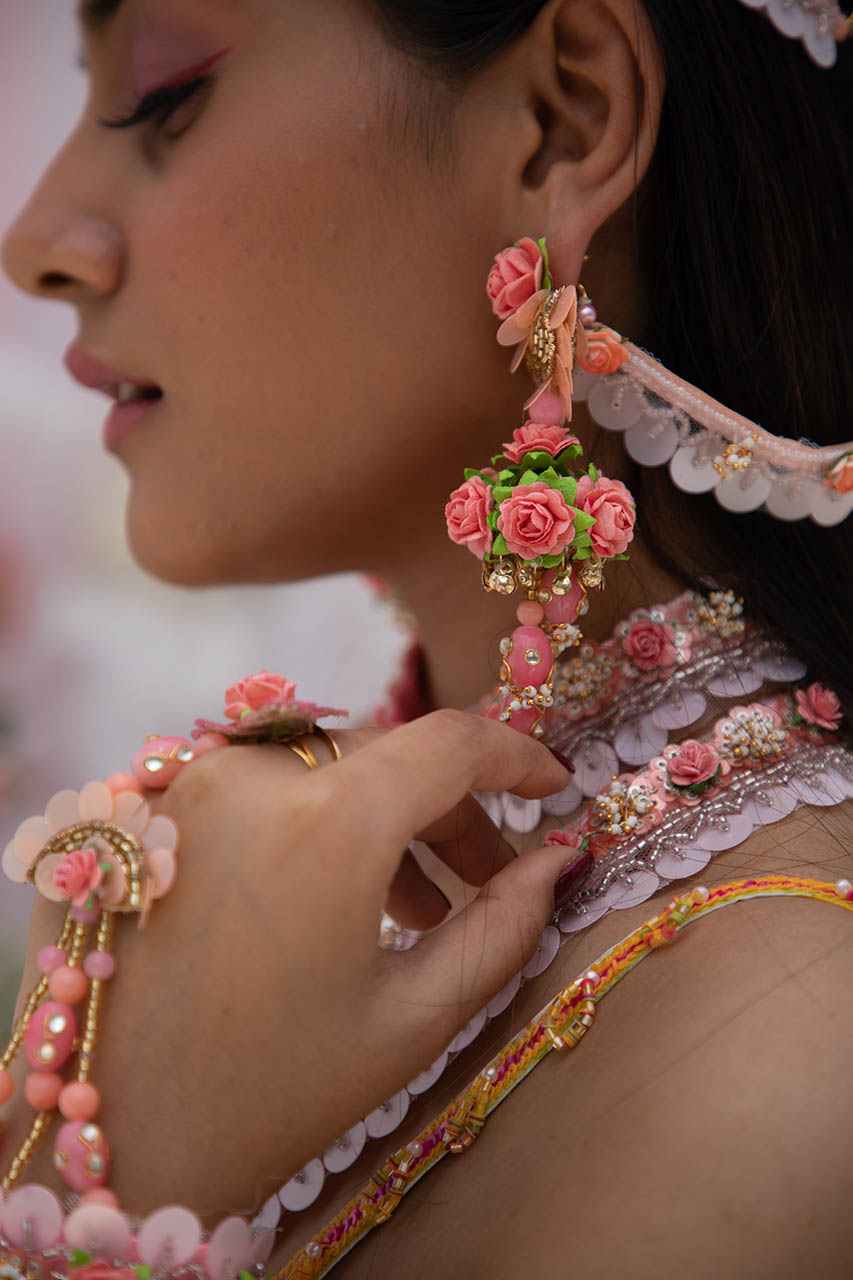 Jhumkas with small paper flowers with 1 extention on each side