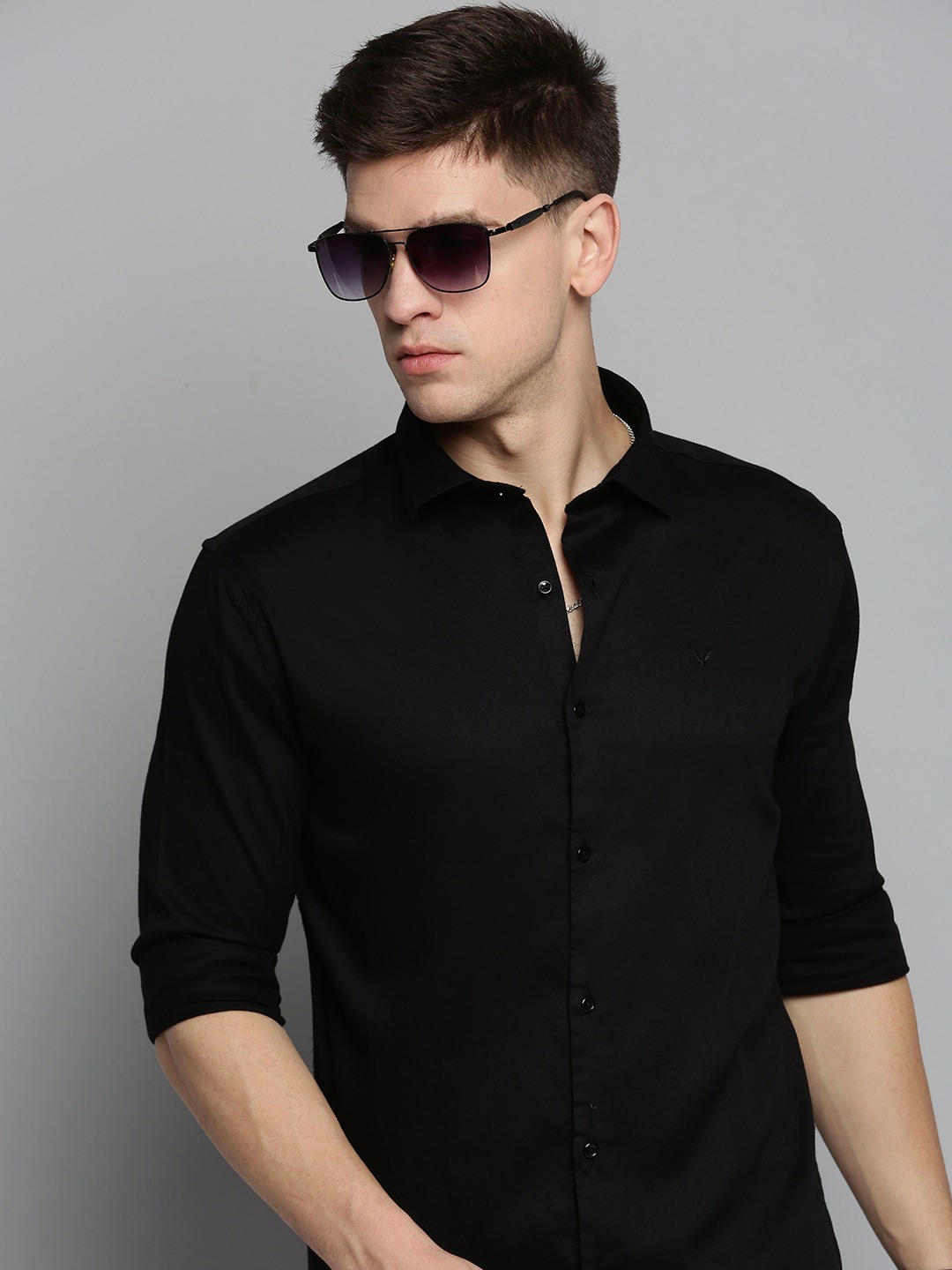 SHOWOFF Men's Spread Collar Black Solid Shirt