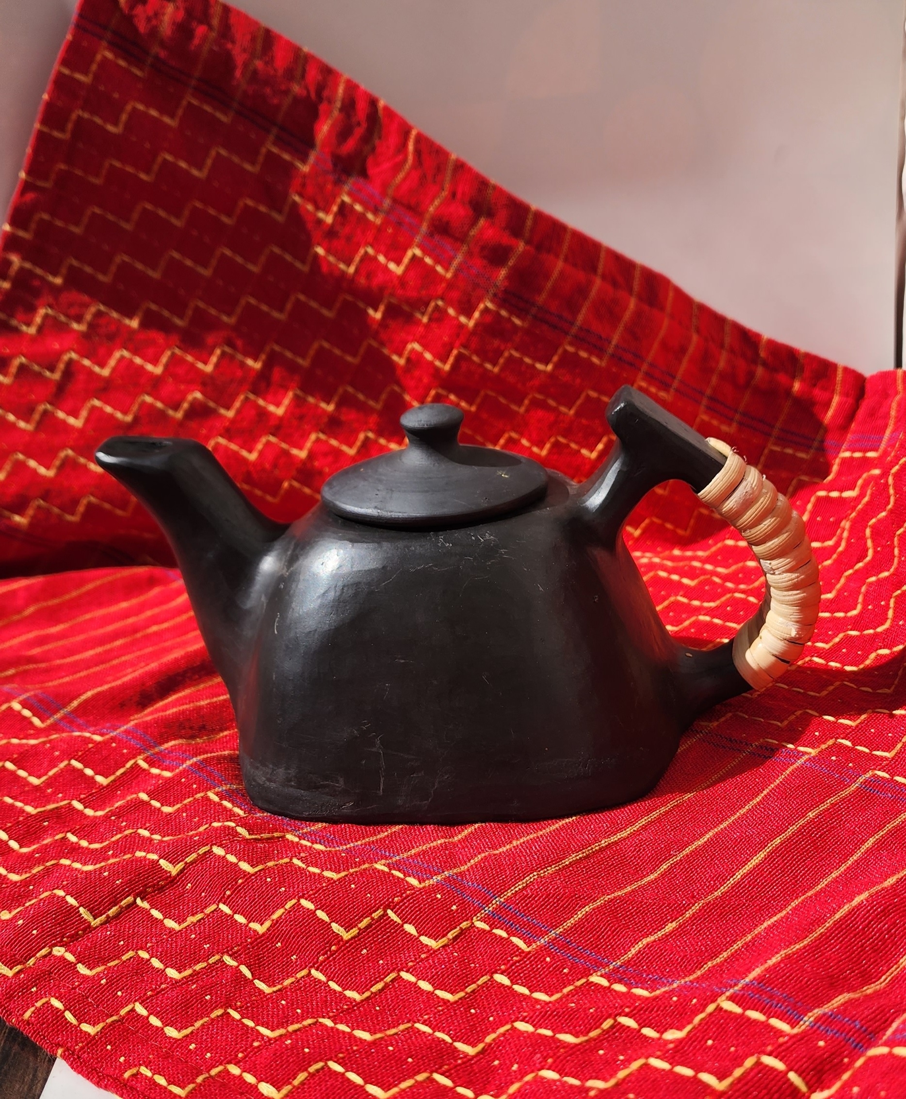 Longpi Black stone and clay handmade tea pot square base