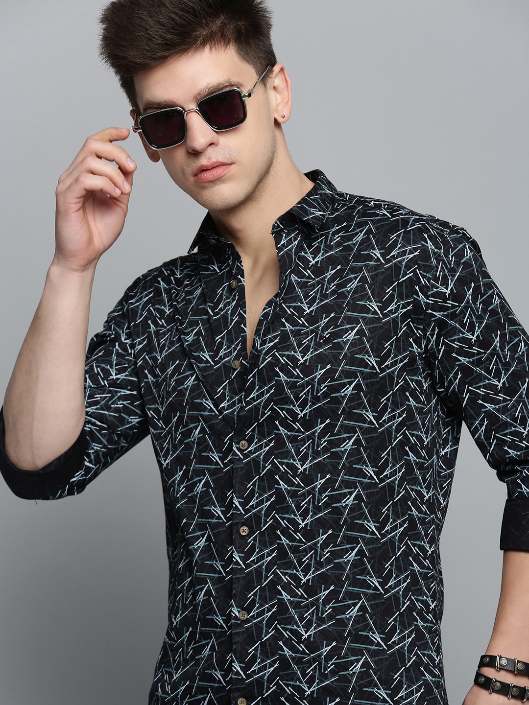 SHOWOFF Men's Spread Collar Black Printed Shirt