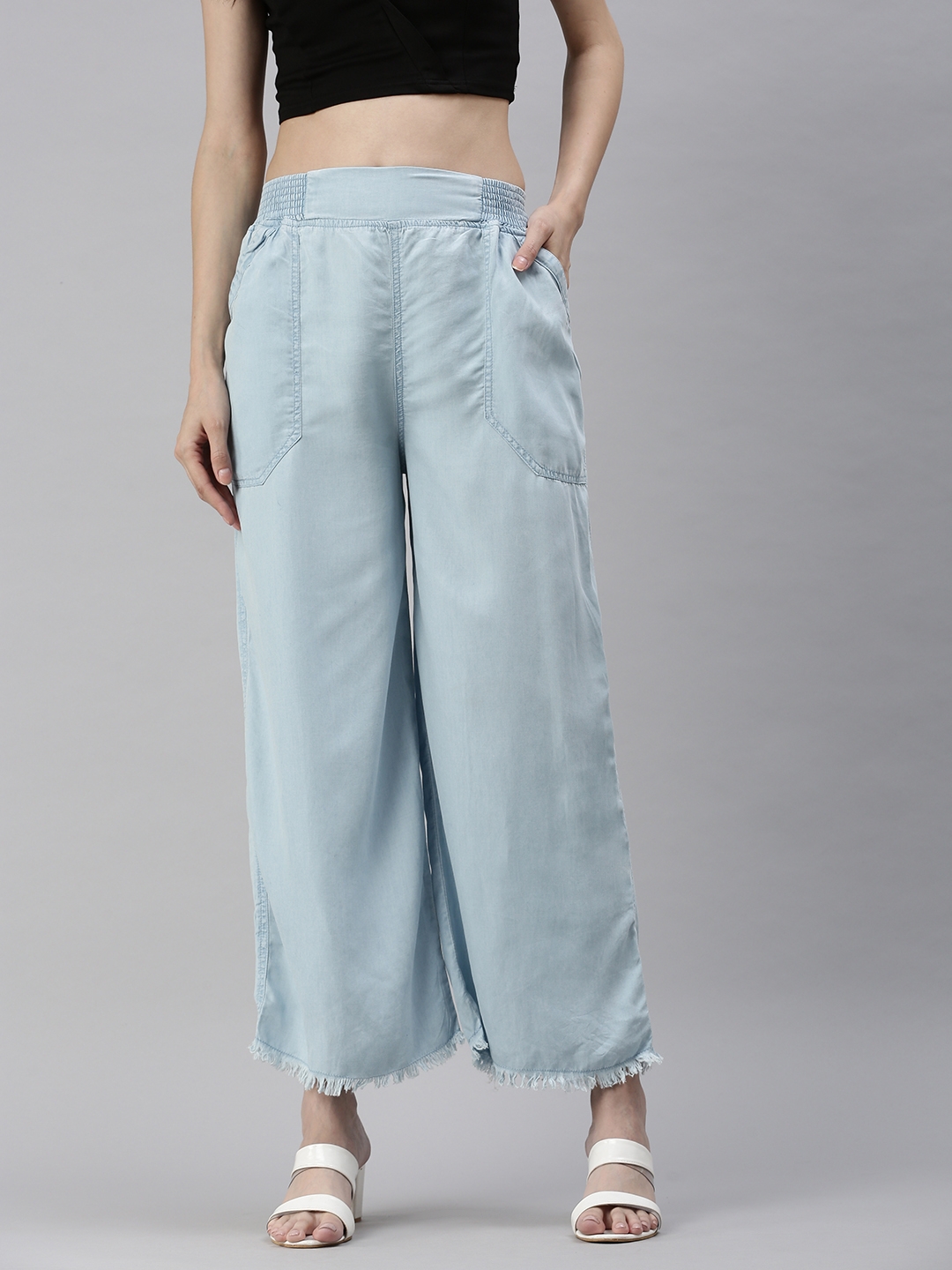 Women's Blue Denim Solid Straight Jeans