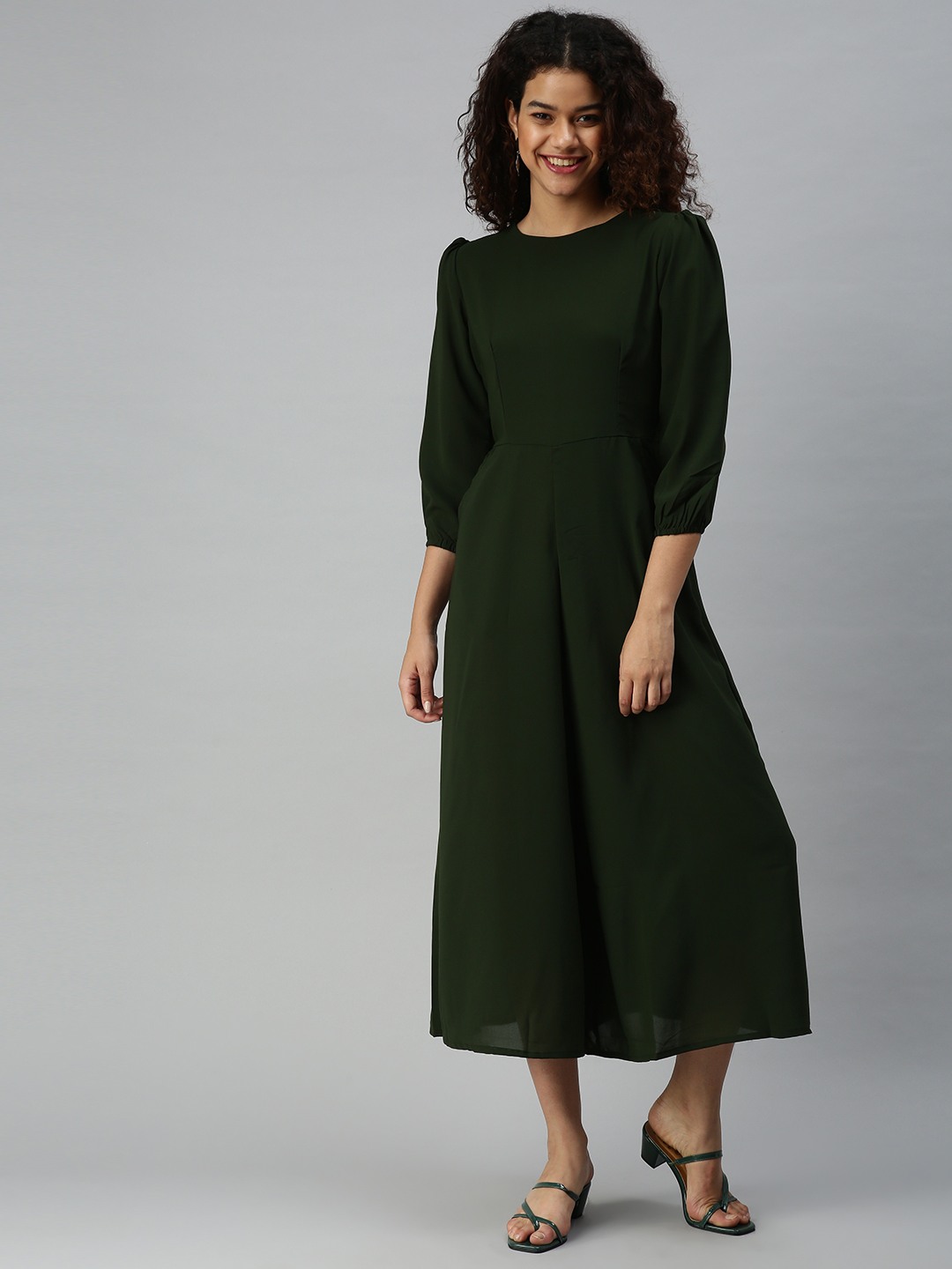 SHOWOFF Women's Round Neck Olive Solid Long Sleeves Jumpsuit
