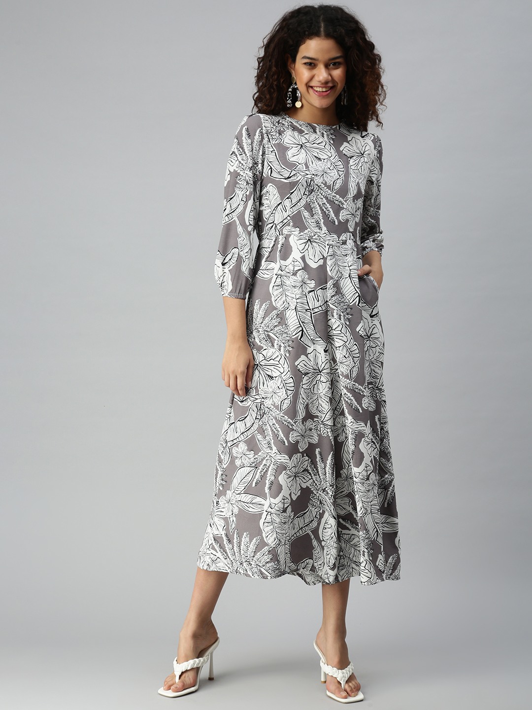 SHOWOFF Women's Round Neck Grey Printed Three-Quarter Sleeves Jumpsuit