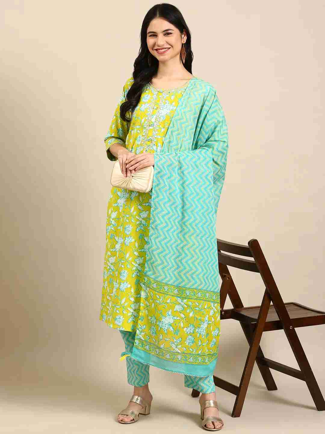 Women's Green Cotton Blend Floral Comfort Fit Kurta Sets