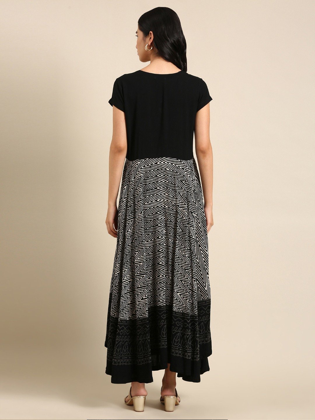 Women's Black Cotton Embellished Comfort Fit Kurtas